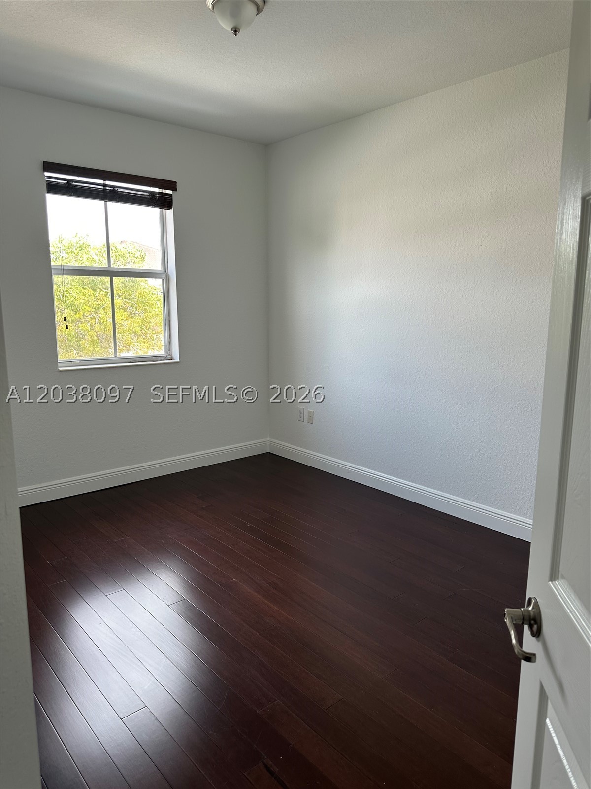 CORAL LAKES KINGDOM - Residential Lease