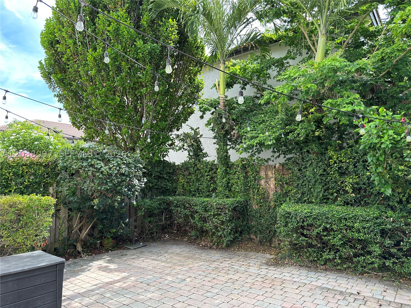 CORAL LAKES KINGDOM - Residential Lease