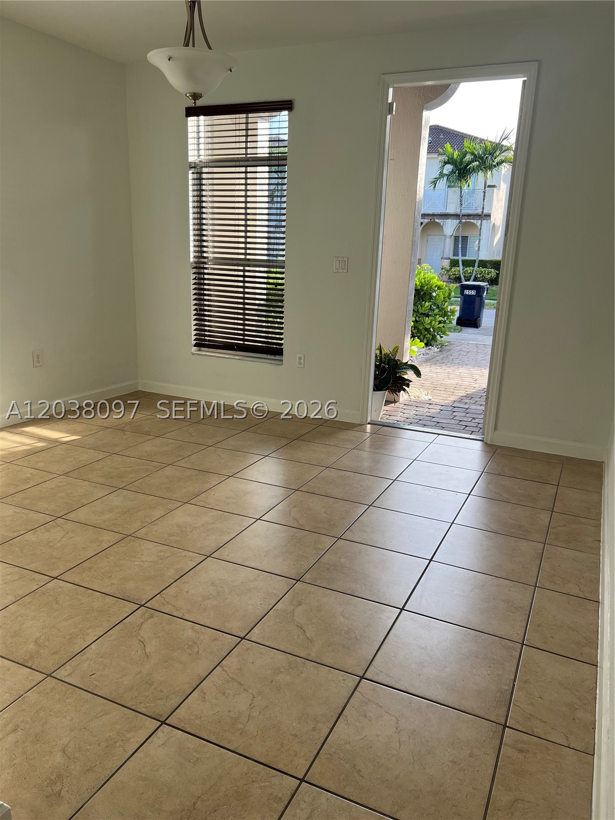 CORAL LAKES KINGDOM - Residential Lease