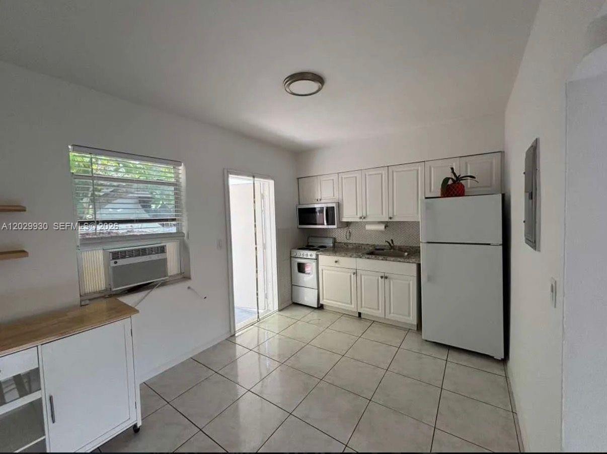 NORTH GATE - Residential Lease
