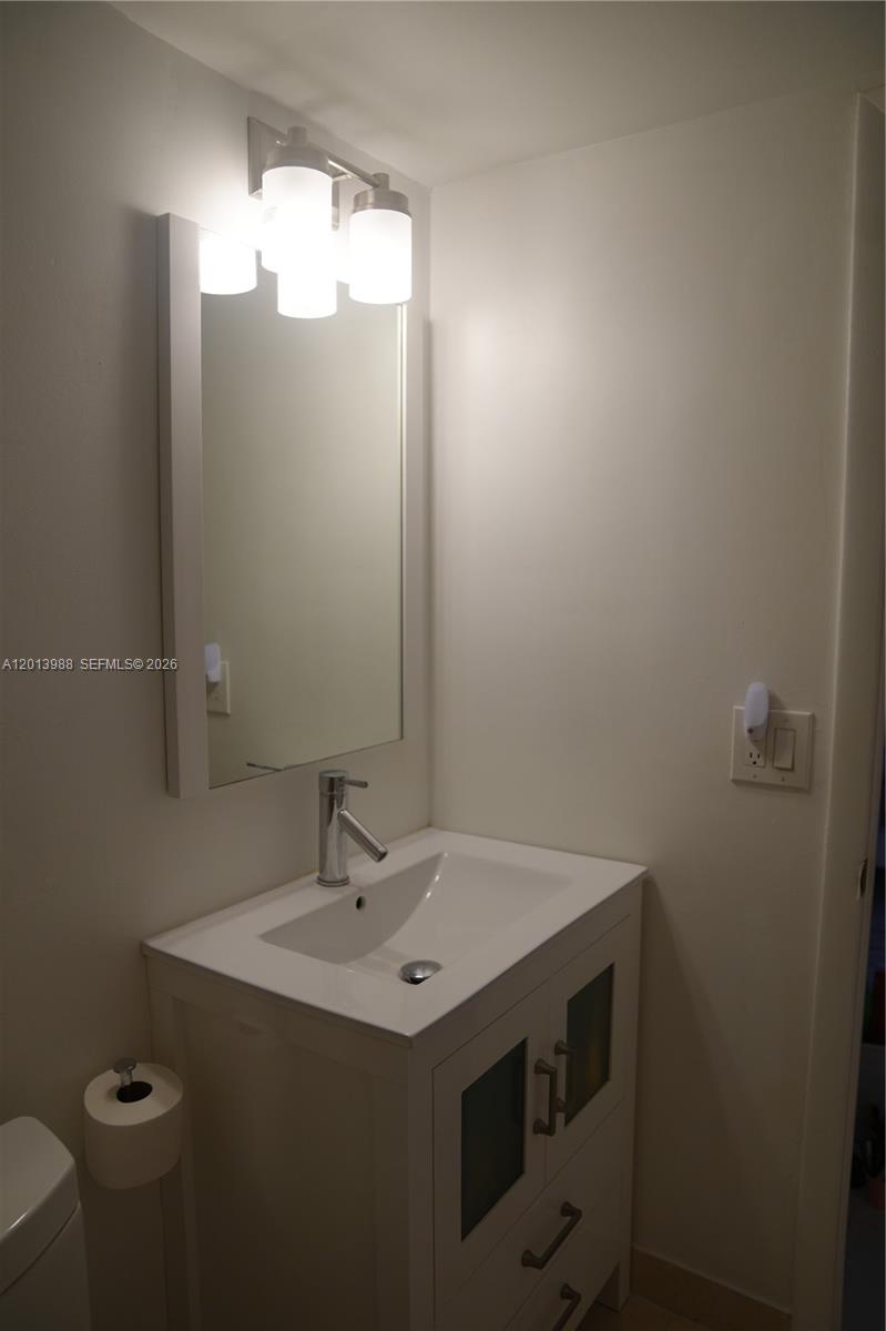 ADMIRALS PORT CONDO WEST - Residential