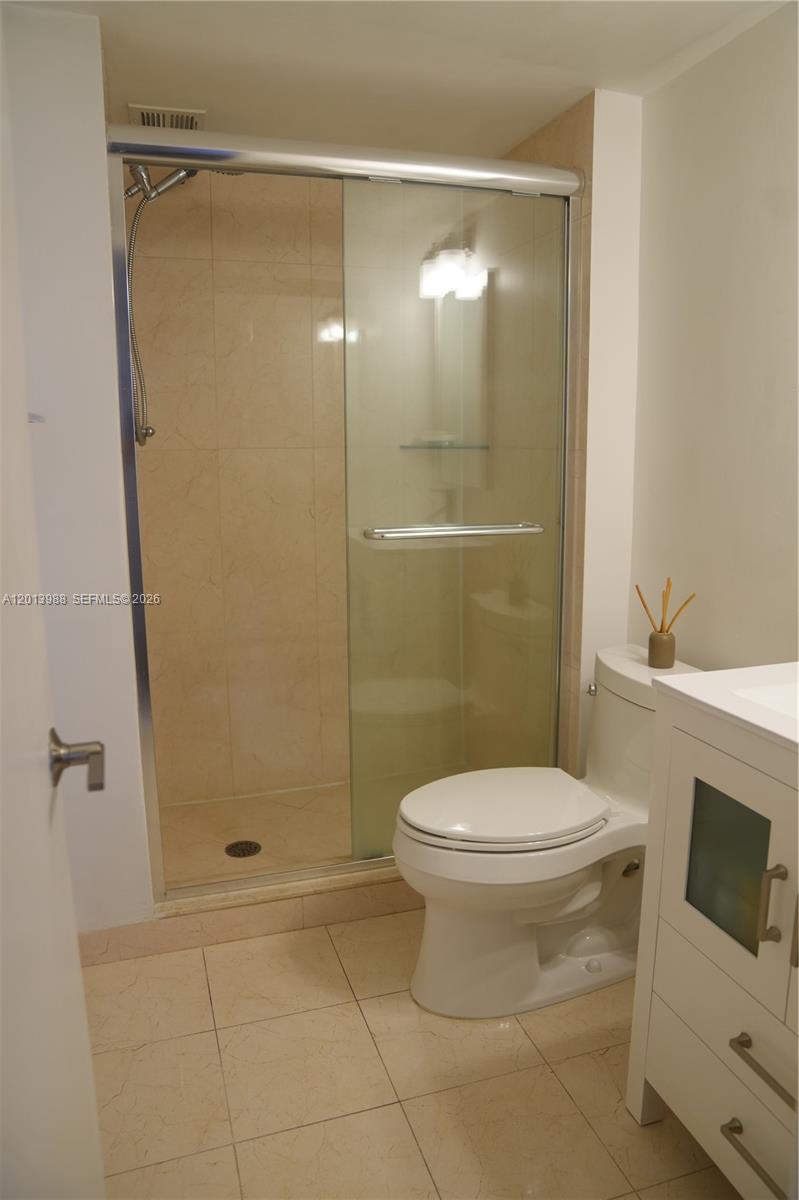 ADMIRALS PORT CONDO WEST - Residential