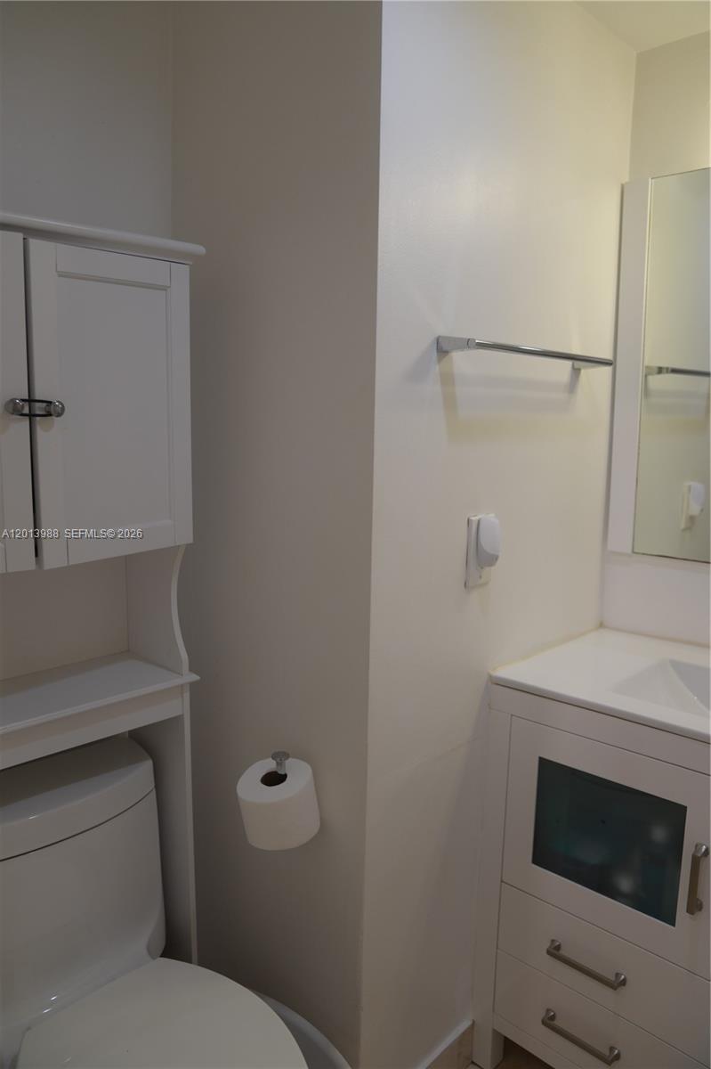 ADMIRALS PORT CONDO WEST - Residential