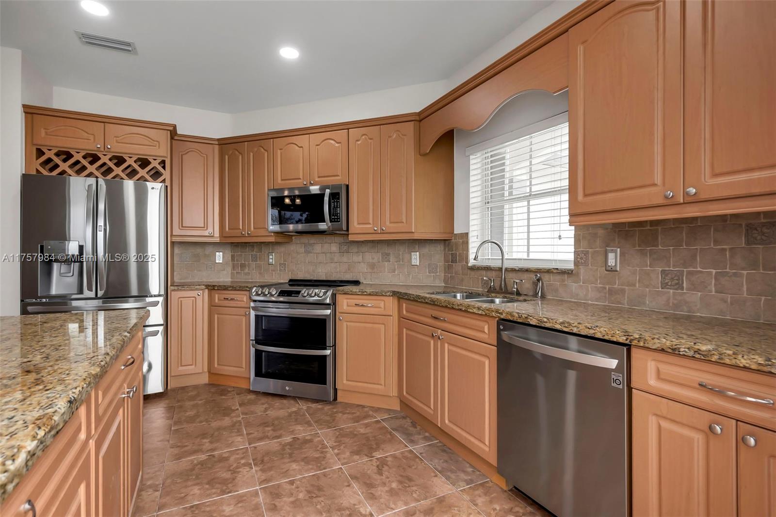 DIMENSIONS NORTH AT CHAPE - Residential