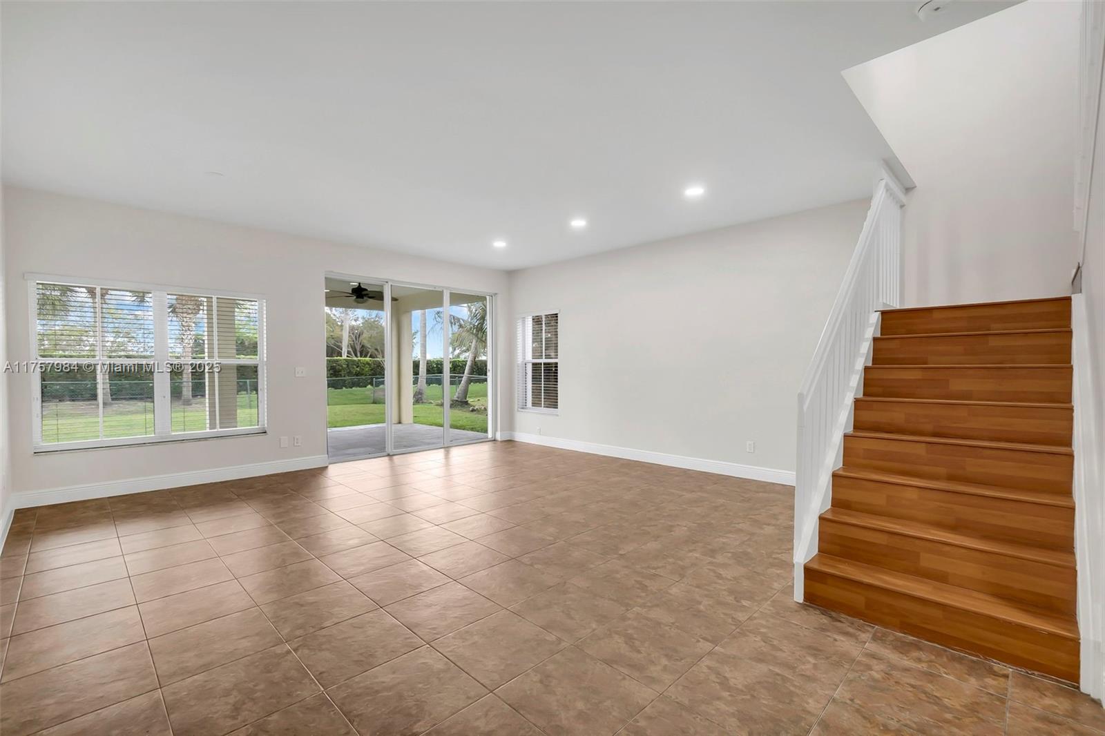 DIMENSIONS NORTH AT CHAPE - Residential