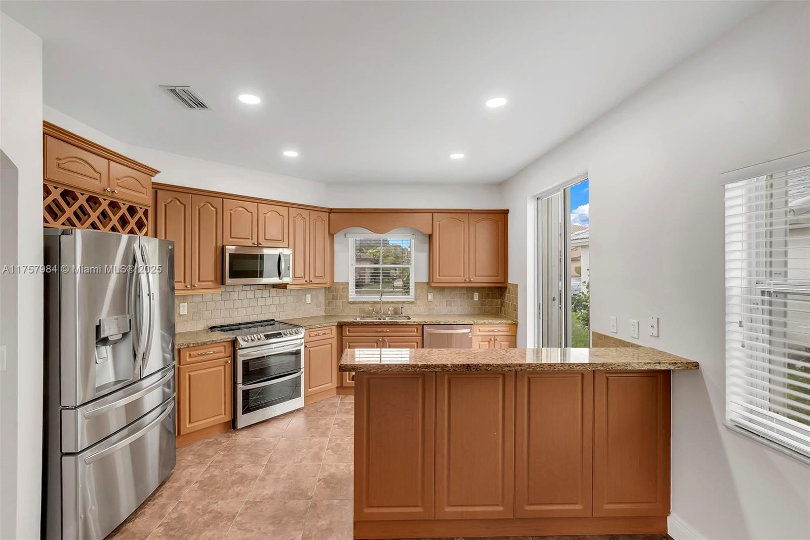 DIMENSIONS NORTH AT CHAPE - Residential