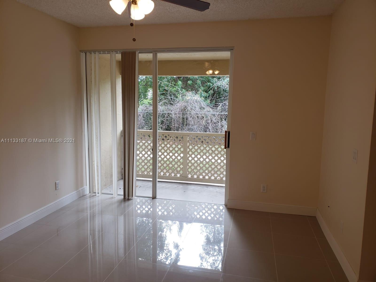 LA HACIENDA COUNTRY CLUB - Residential
