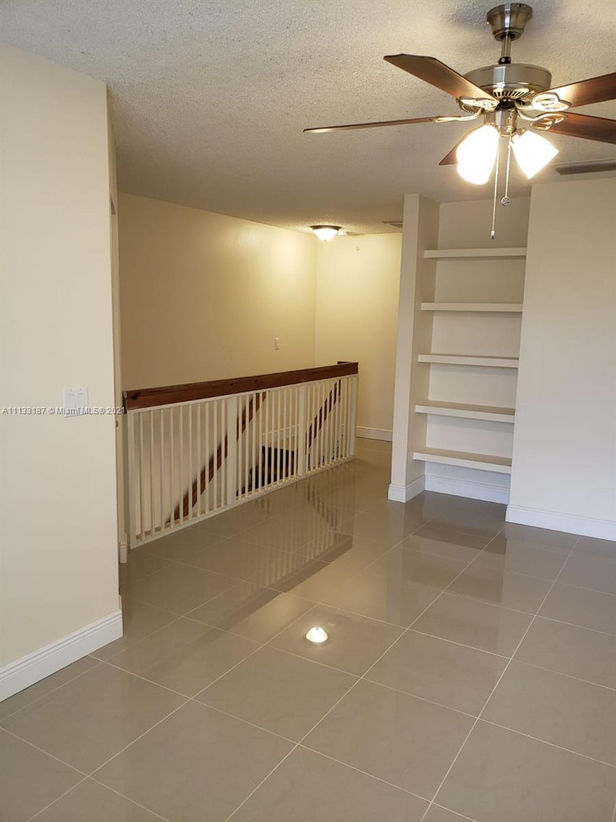 LA HACIENDA COUNTRY CLUB - Residential