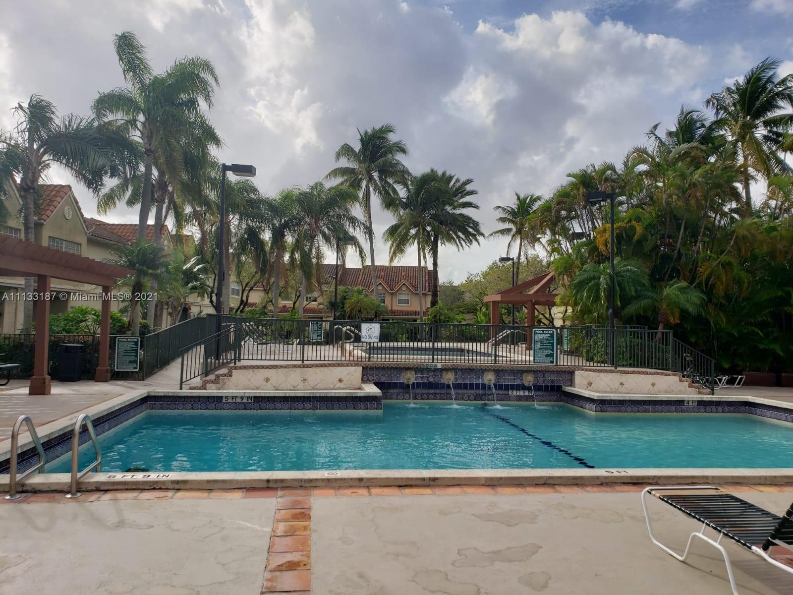 LA HACIENDA COUNTRY CLUB - Residential