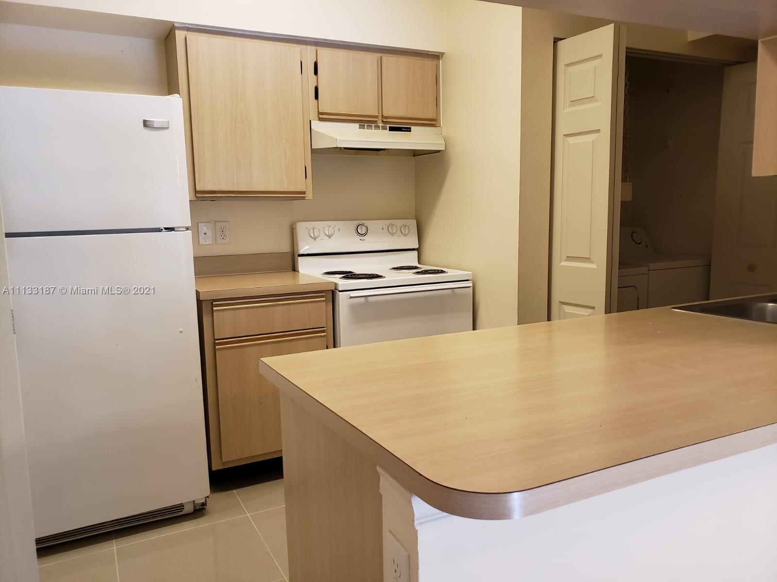 LA HACIENDA COUNTRY CLUB - Residential