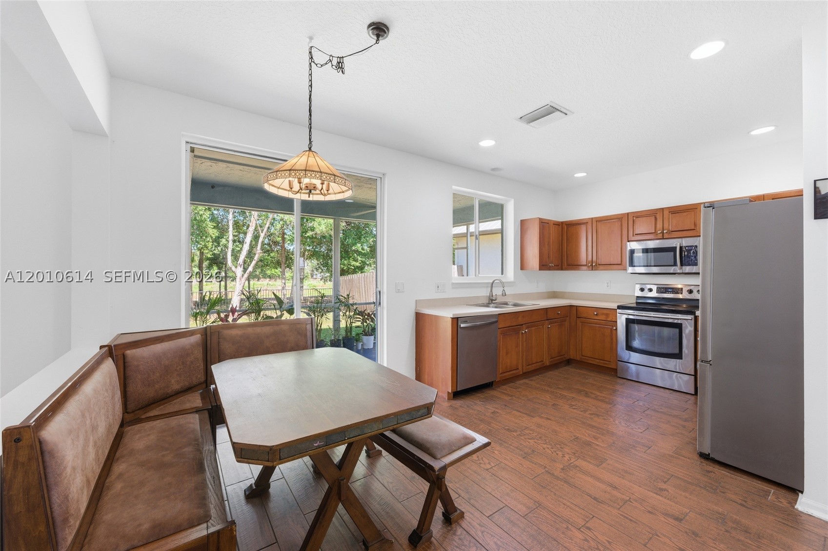 PALM POINTE - Residential