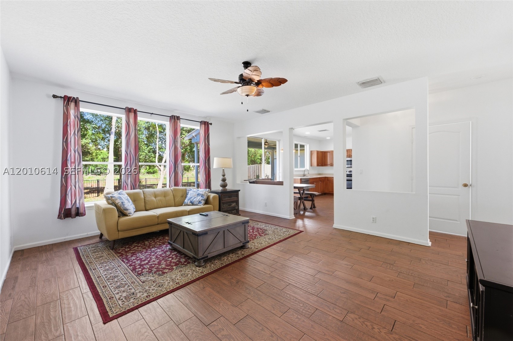 PALM POINTE - Residential