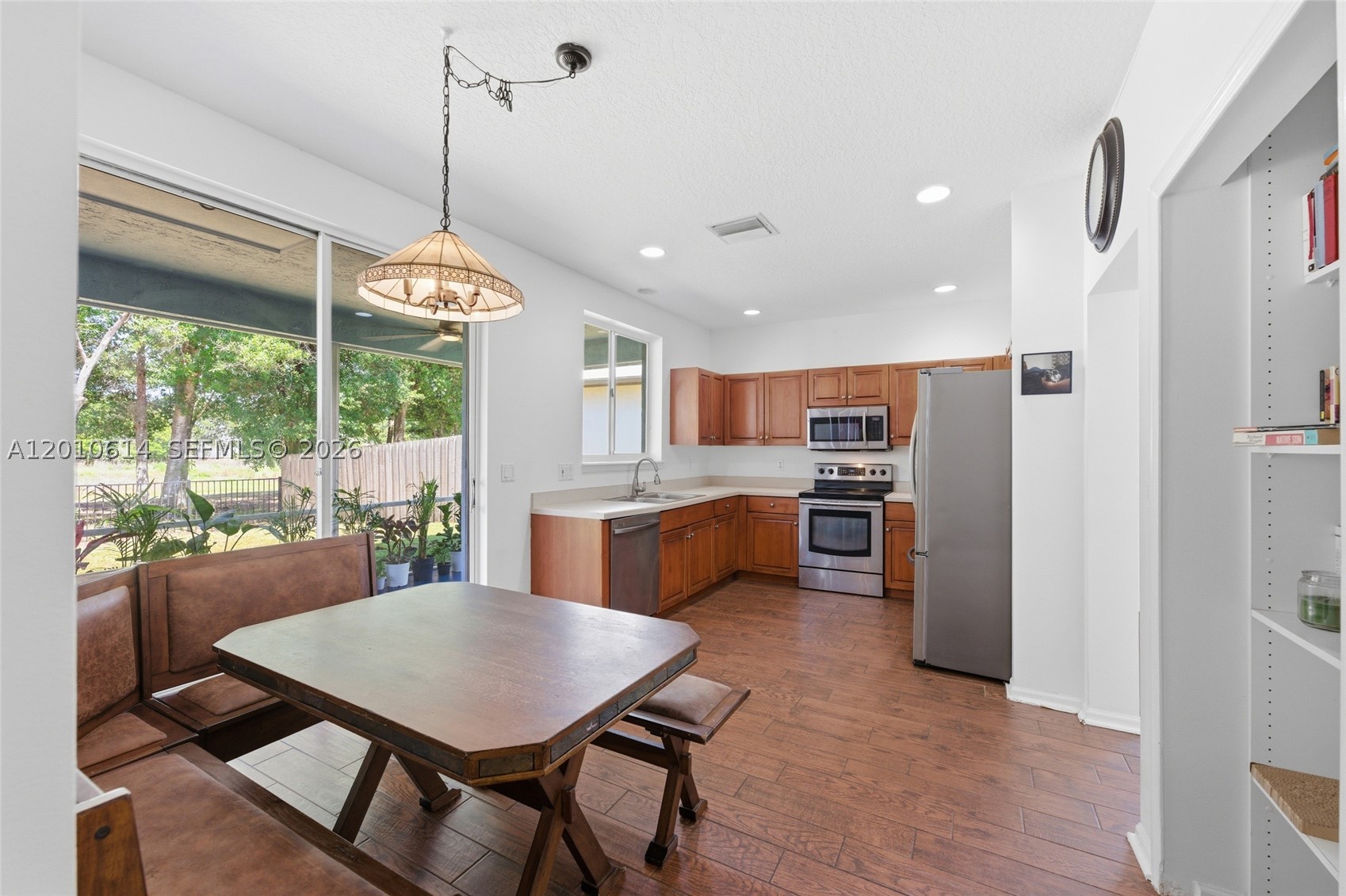 PALM POINTE - Residential