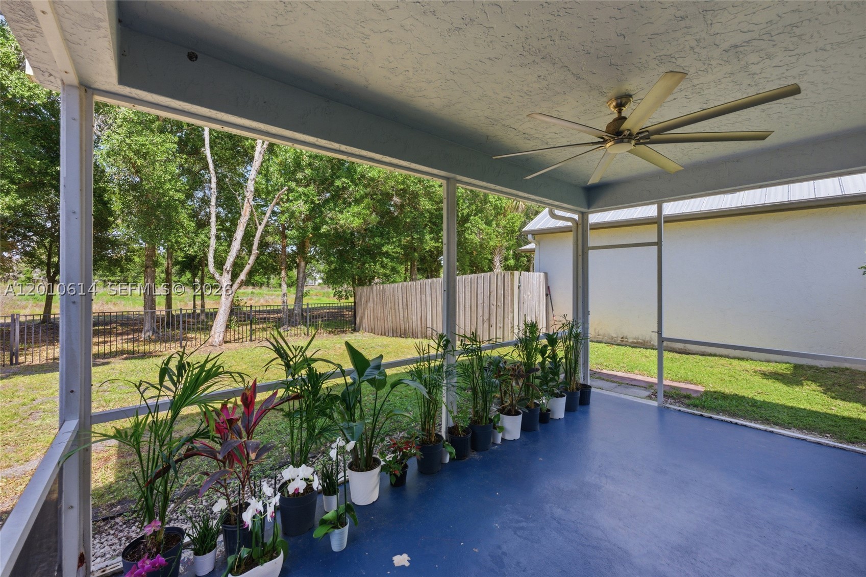 PALM POINTE - Residential