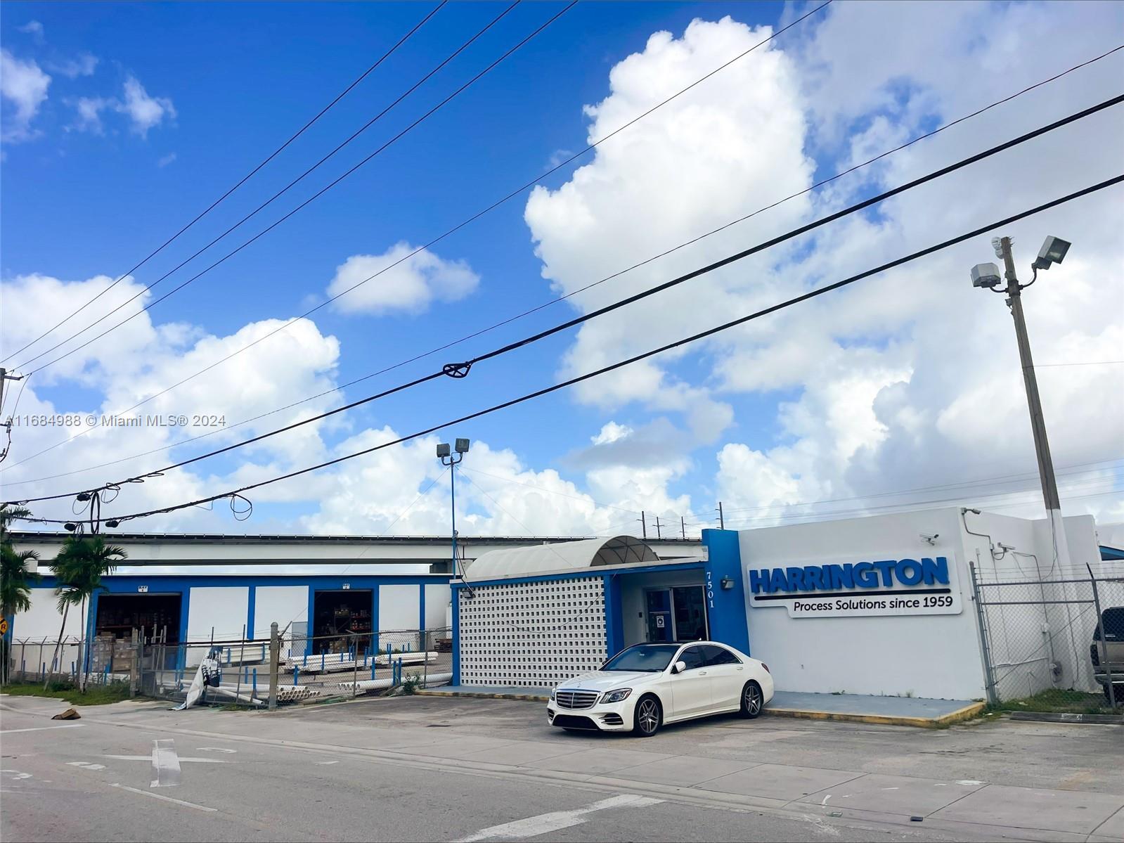 11 53 40 FLA FRUIT LAND C - Land