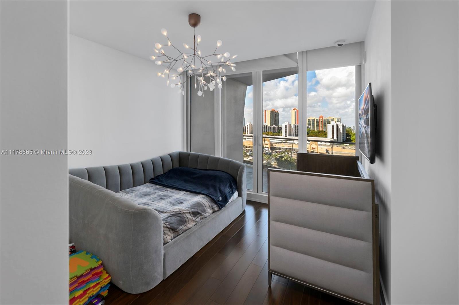 JADE SIGNATURE - Residential