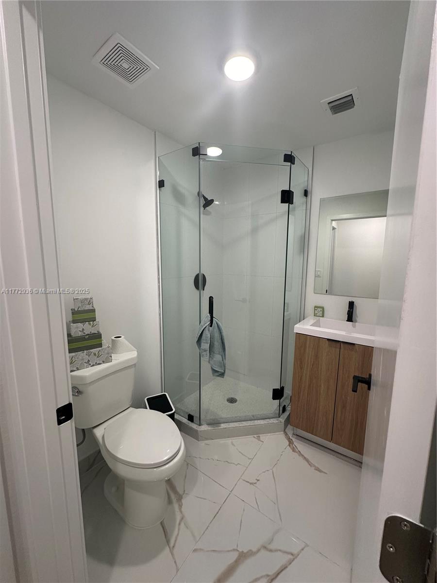 M.C.R. INDUSTRIAL PARK - Residential Lease