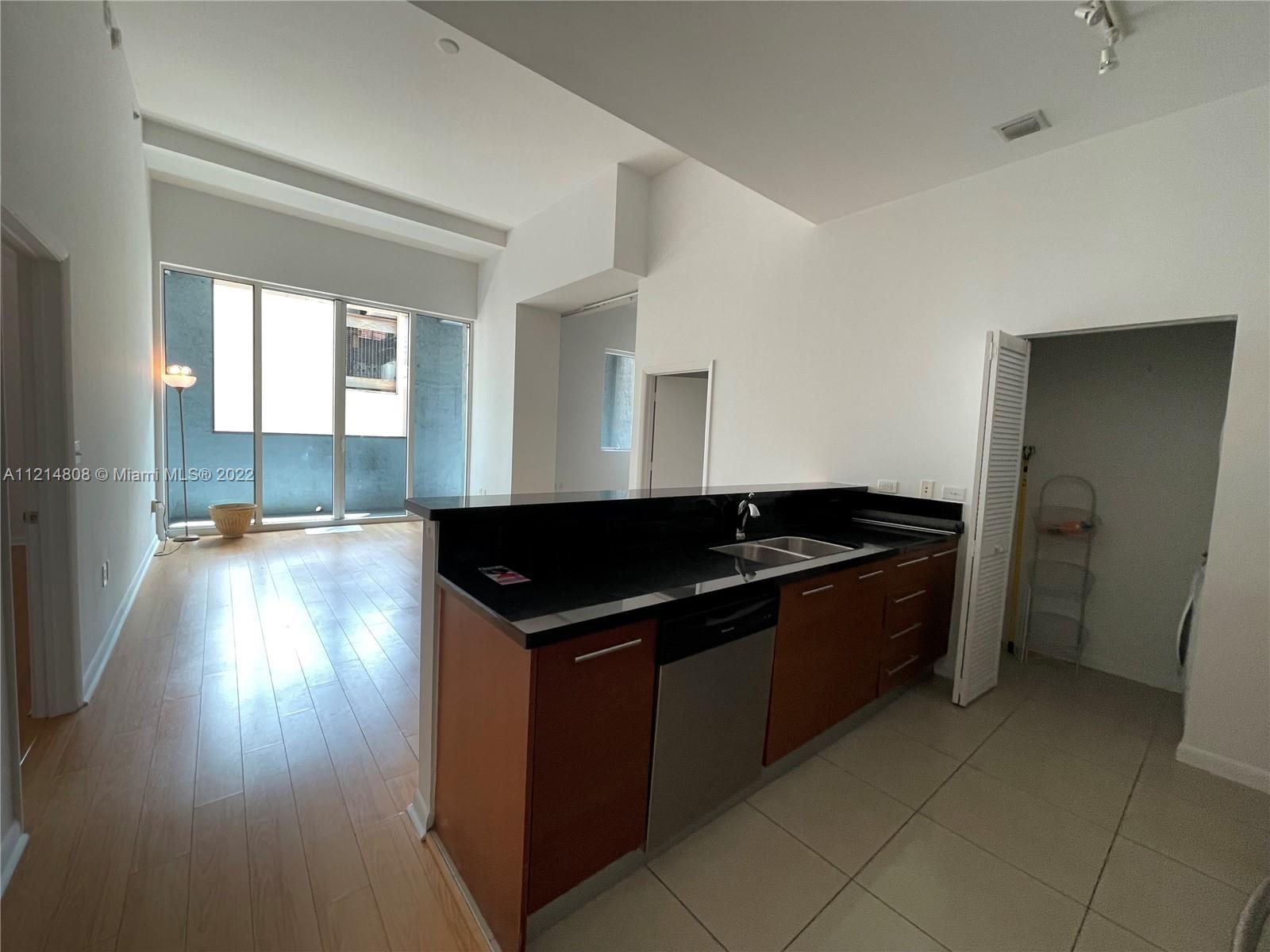 VIZCAYNE SOUTH CONDO - Residential Lease