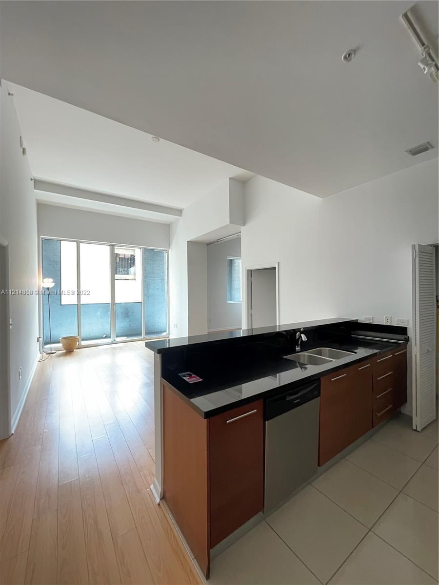 VIZCAYNE SOUTH CONDO - Residential Lease