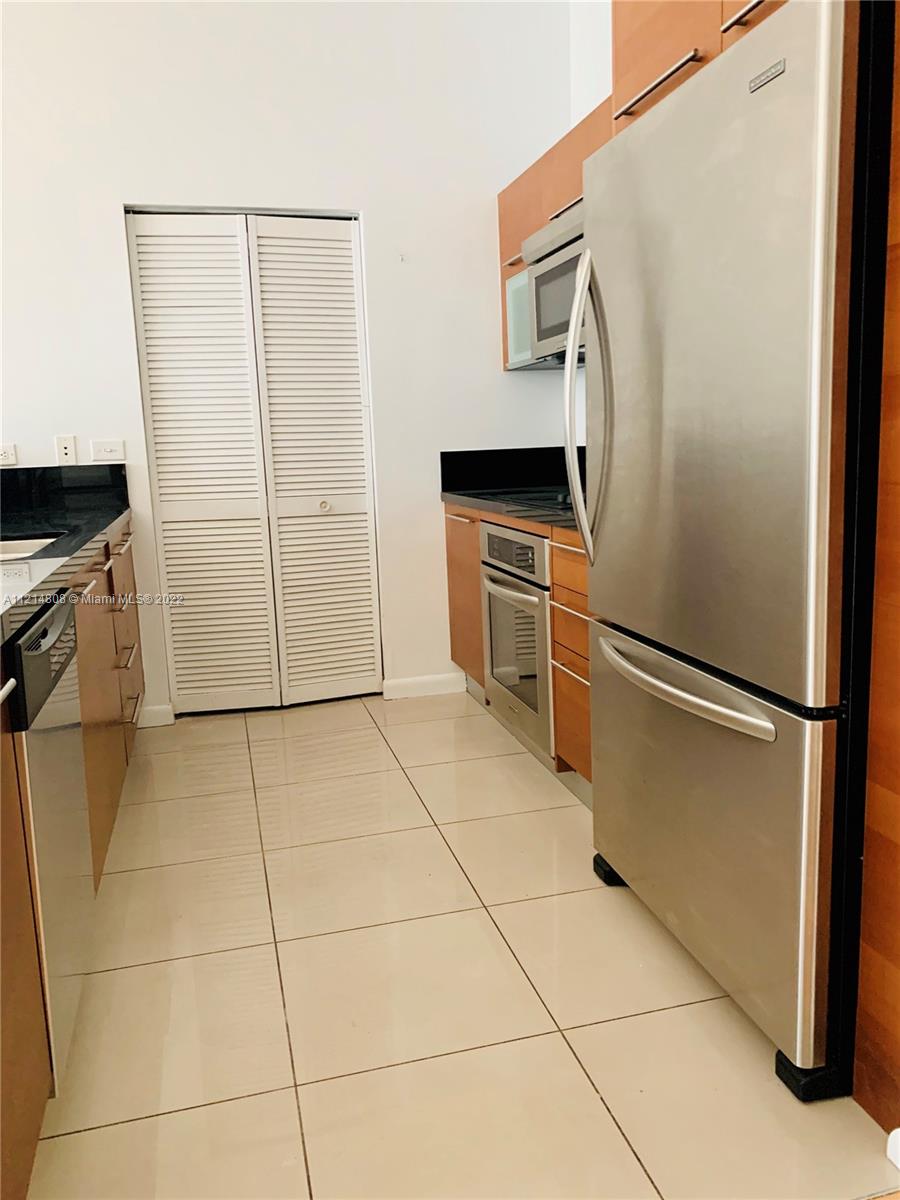 VIZCAYNE SOUTH CONDO - Residential Lease