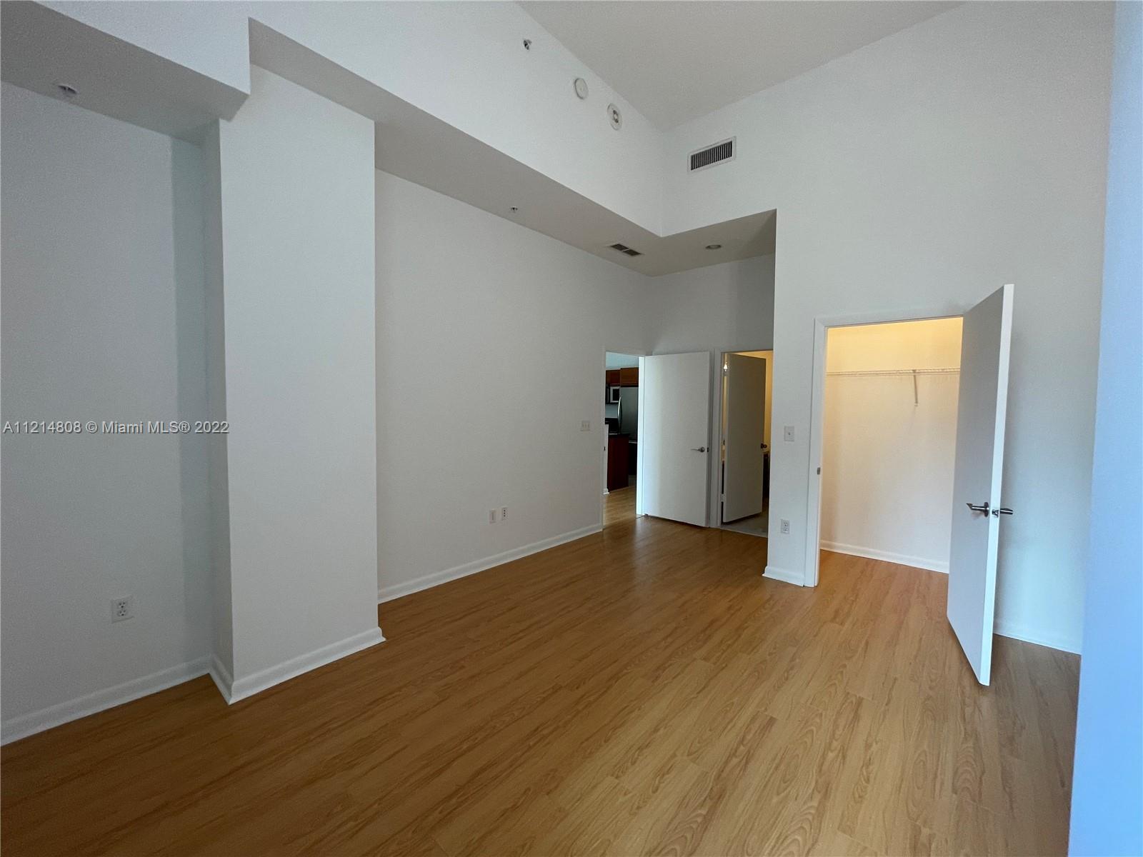 VIZCAYNE SOUTH CONDO - Residential Lease