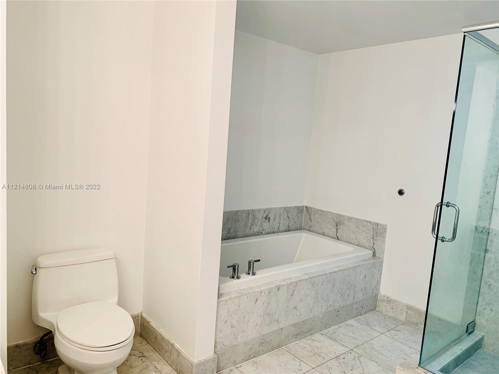 VIZCAYNE SOUTH CONDO - Residential Lease