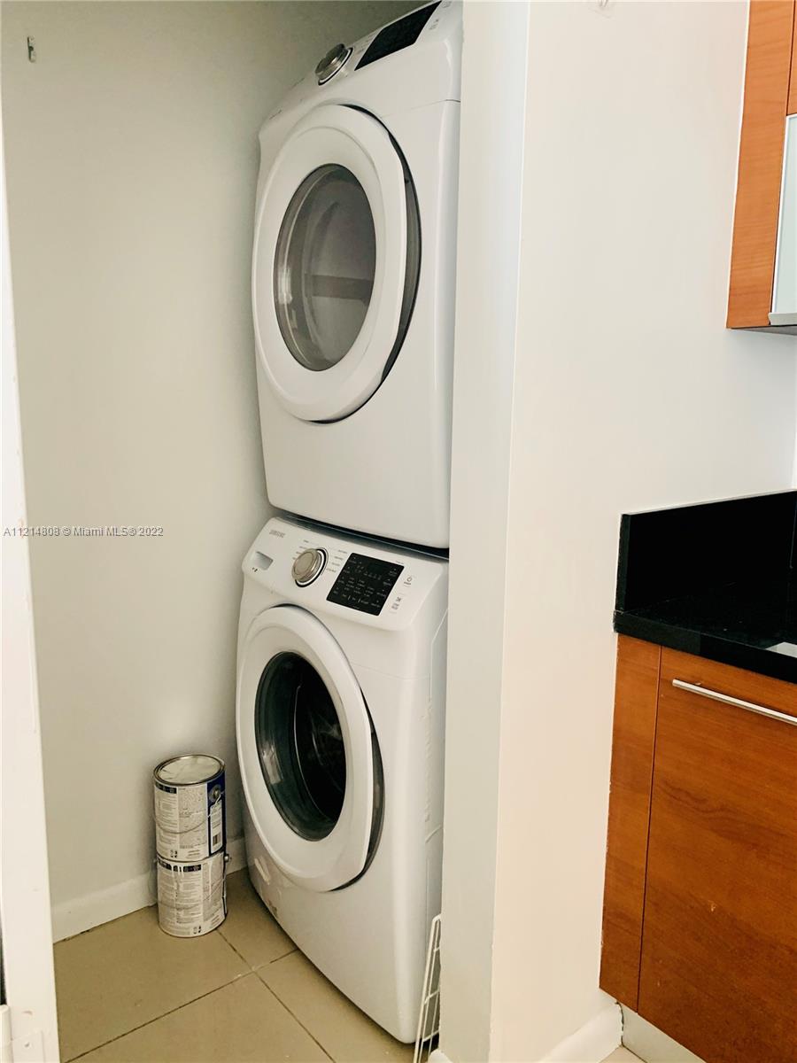 VIZCAYNE SOUTH CONDO - Residential Lease