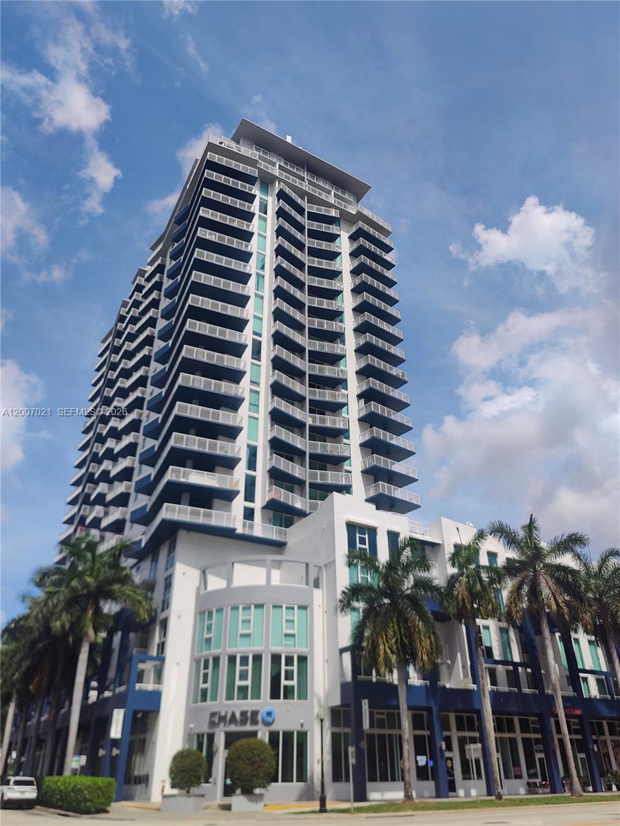 Investor friendly residence at 1800 Biscayne Plaza showcasing a spacious, thoughtfully designed layout filled with natural light. Recently upgraded with brand new kitchen appliances and a new A/C system, offering modern comfort. Ideally positioned near Downtown, Brickell, Wynwood, Midtown, and the Design District with seamless access to major thoroughfares. Full-service building amenities include on-site management, pool, fitness center, and secured entry.