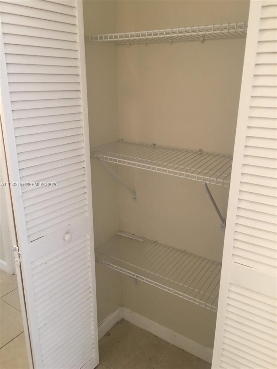 TOWNHOUSE VILLAGE CONDO - Residential Lease