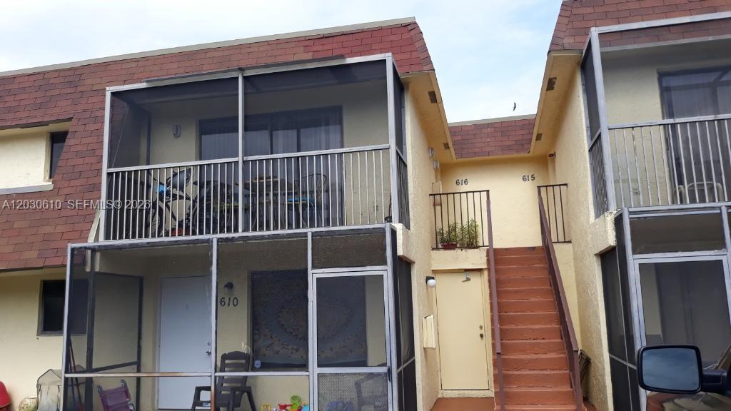 TOWNHOUSE VILLAGE CONDO - Residential Lease