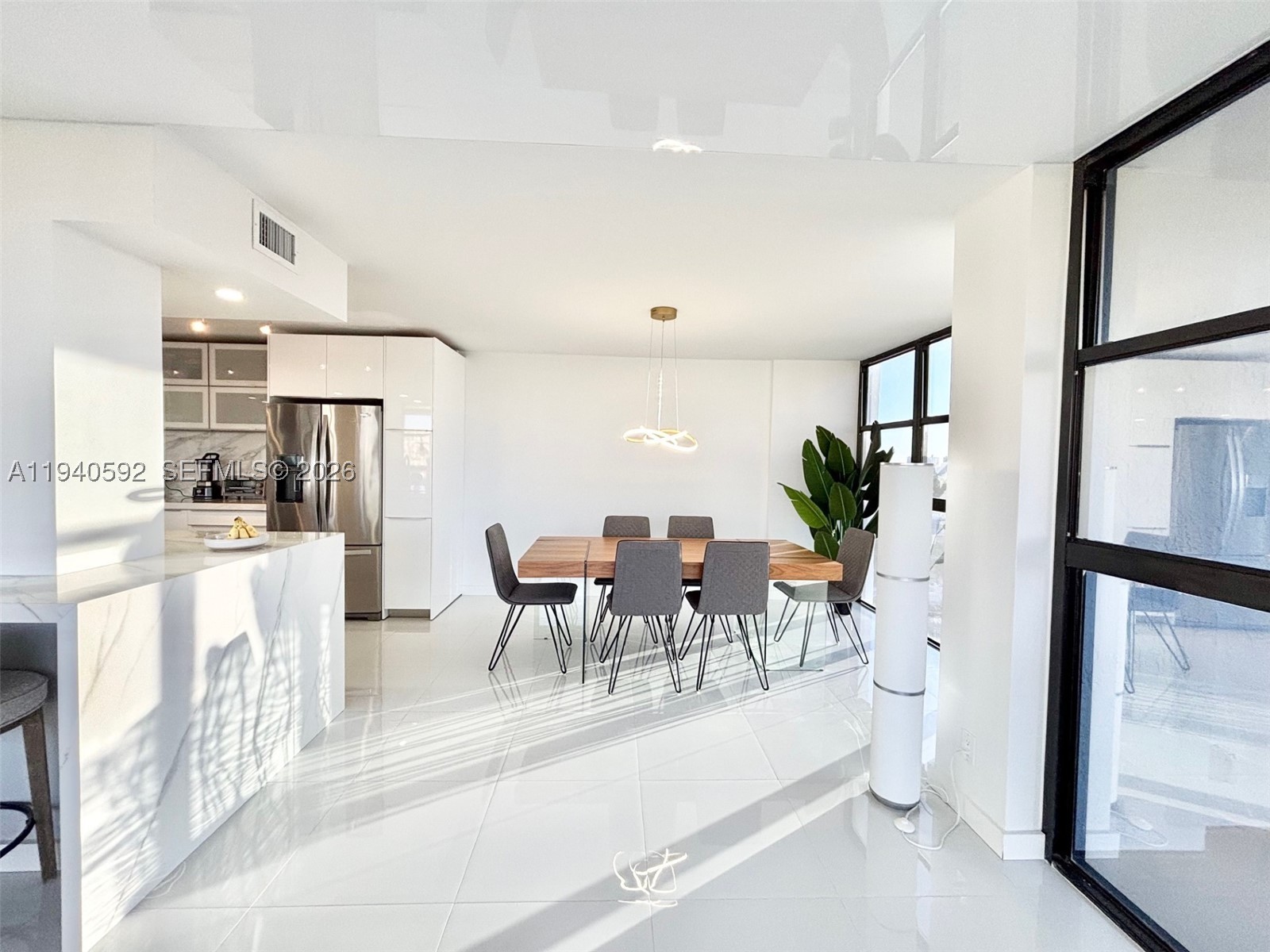 200 LESLIE CONDO - Residential