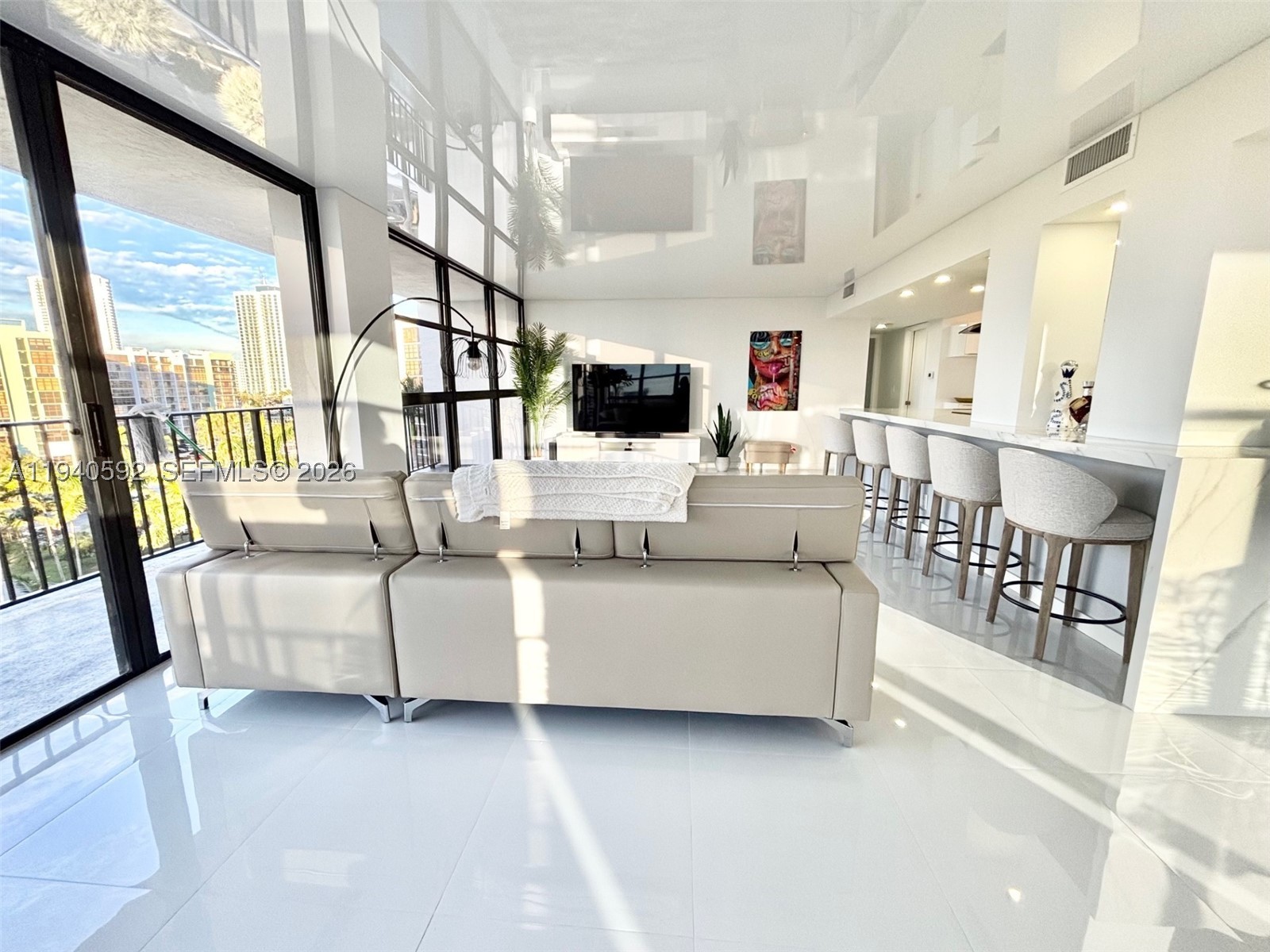 200 LESLIE CONDO - Residential