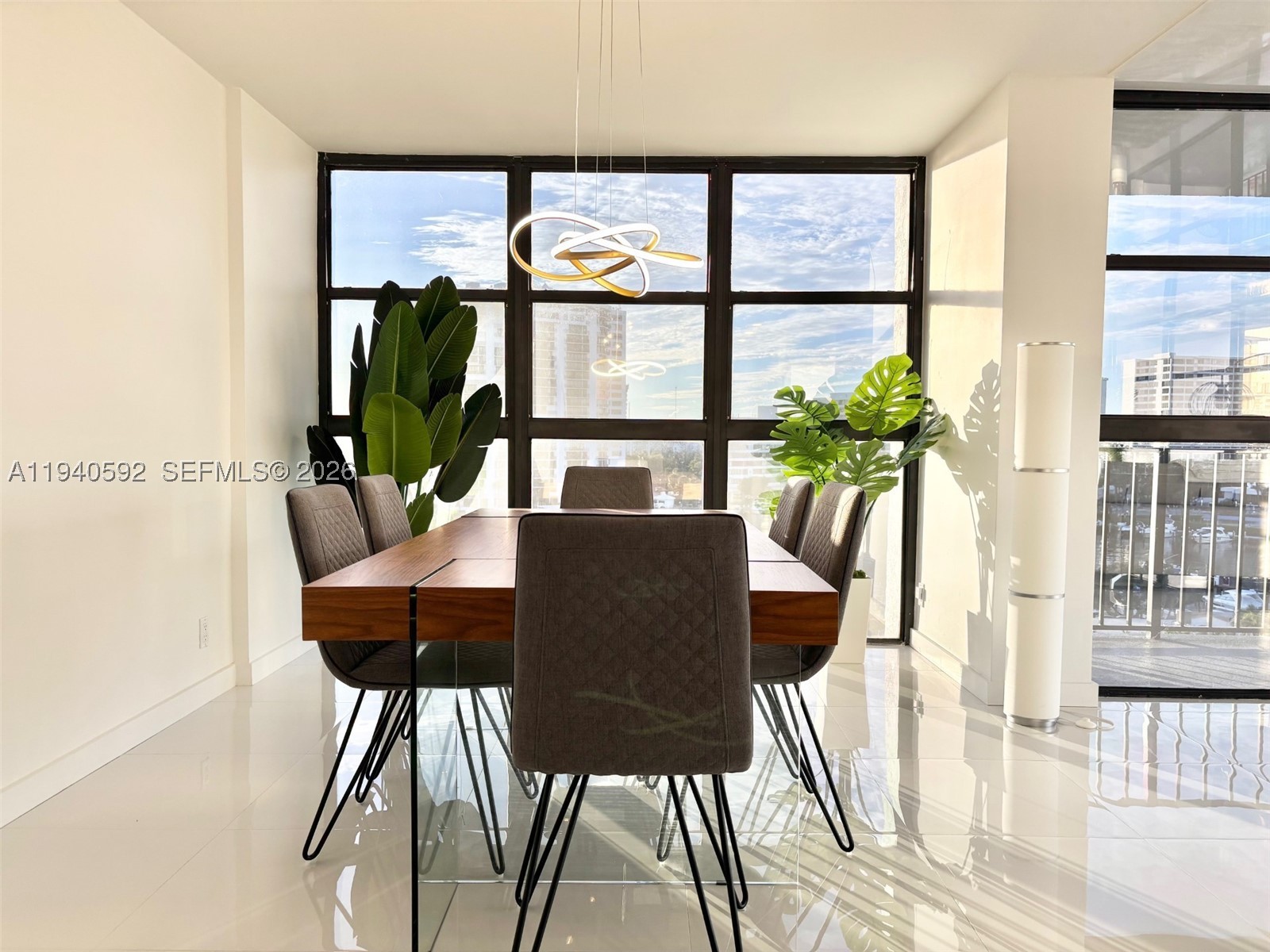 200 LESLIE CONDO - Residential