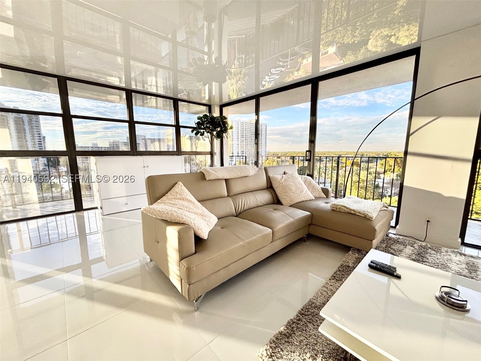 200 LESLIE CONDO - Residential