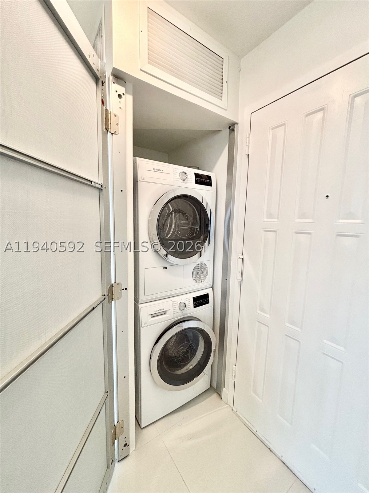 200 LESLIE CONDO - Residential