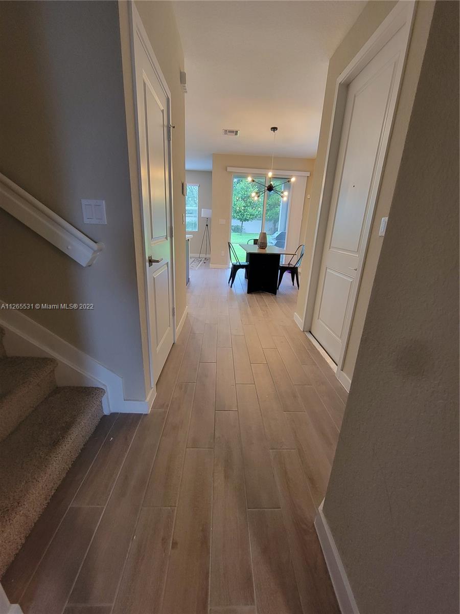 TOWN COMMONS PUD REPLAT - Residential Lease