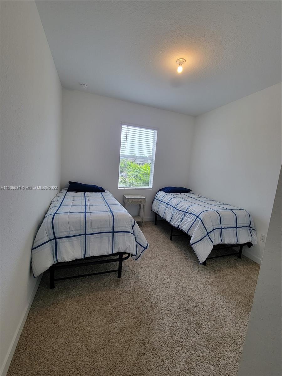 TOWN COMMONS PUD REPLAT - Residential Lease
