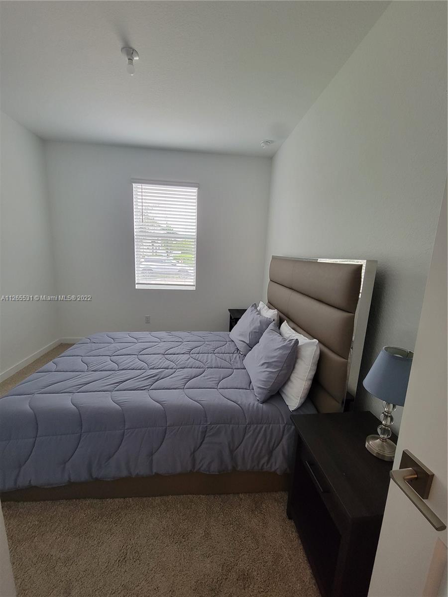 TOWN COMMONS PUD REPLAT - Residential Lease