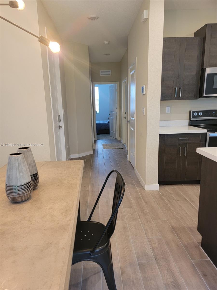 TOWN COMMONS PUD REPLAT - Residential Lease
