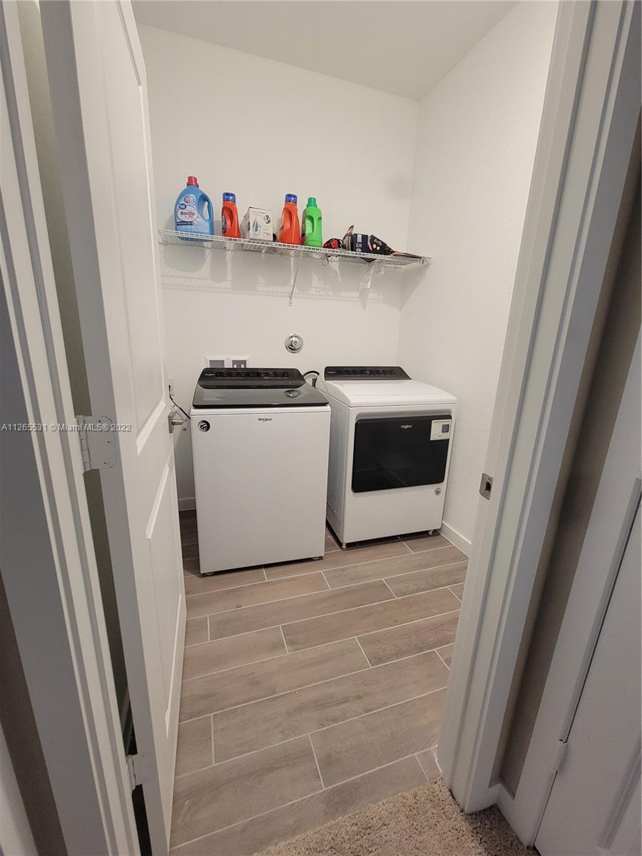 TOWN COMMONS PUD REPLAT - Residential Lease