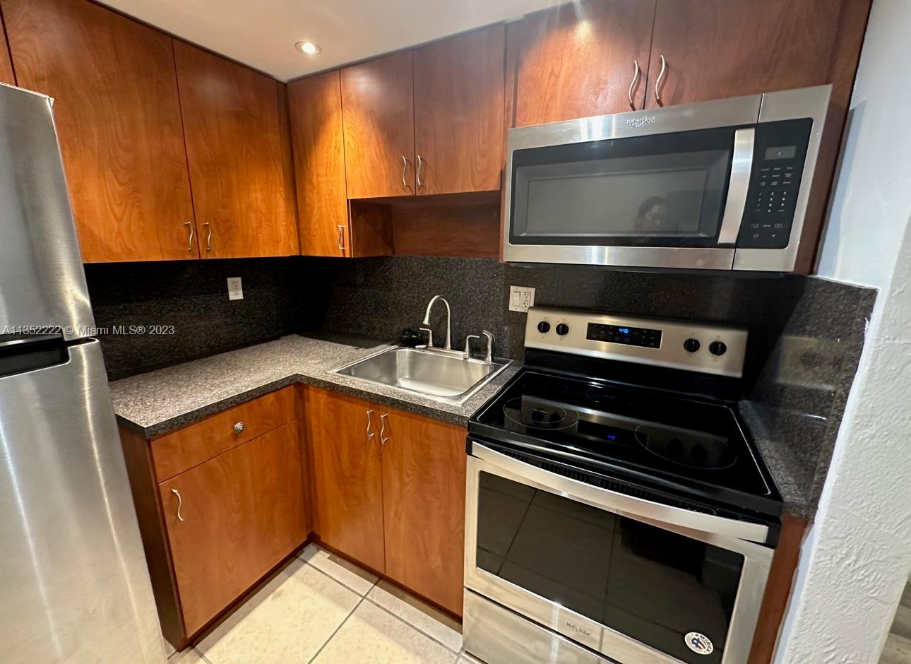 MONTEREY GARDENS OF PINEC - Residential Lease