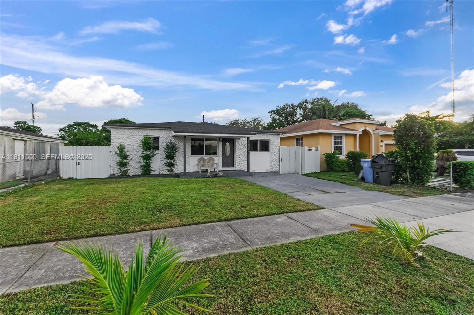 HYDE PARK FIRST SEC - Residential