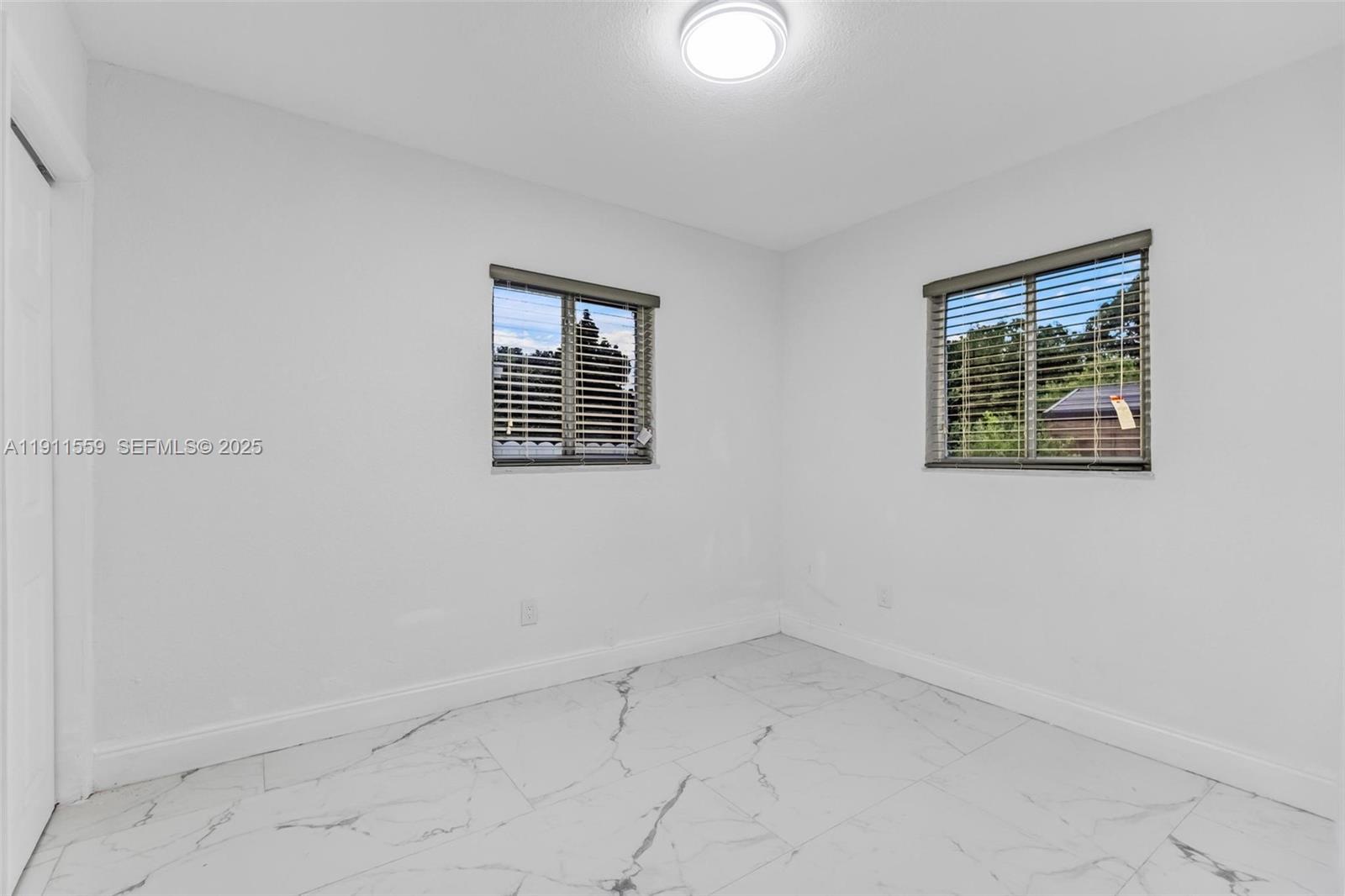 HYDE PARK FIRST SEC - Residential
