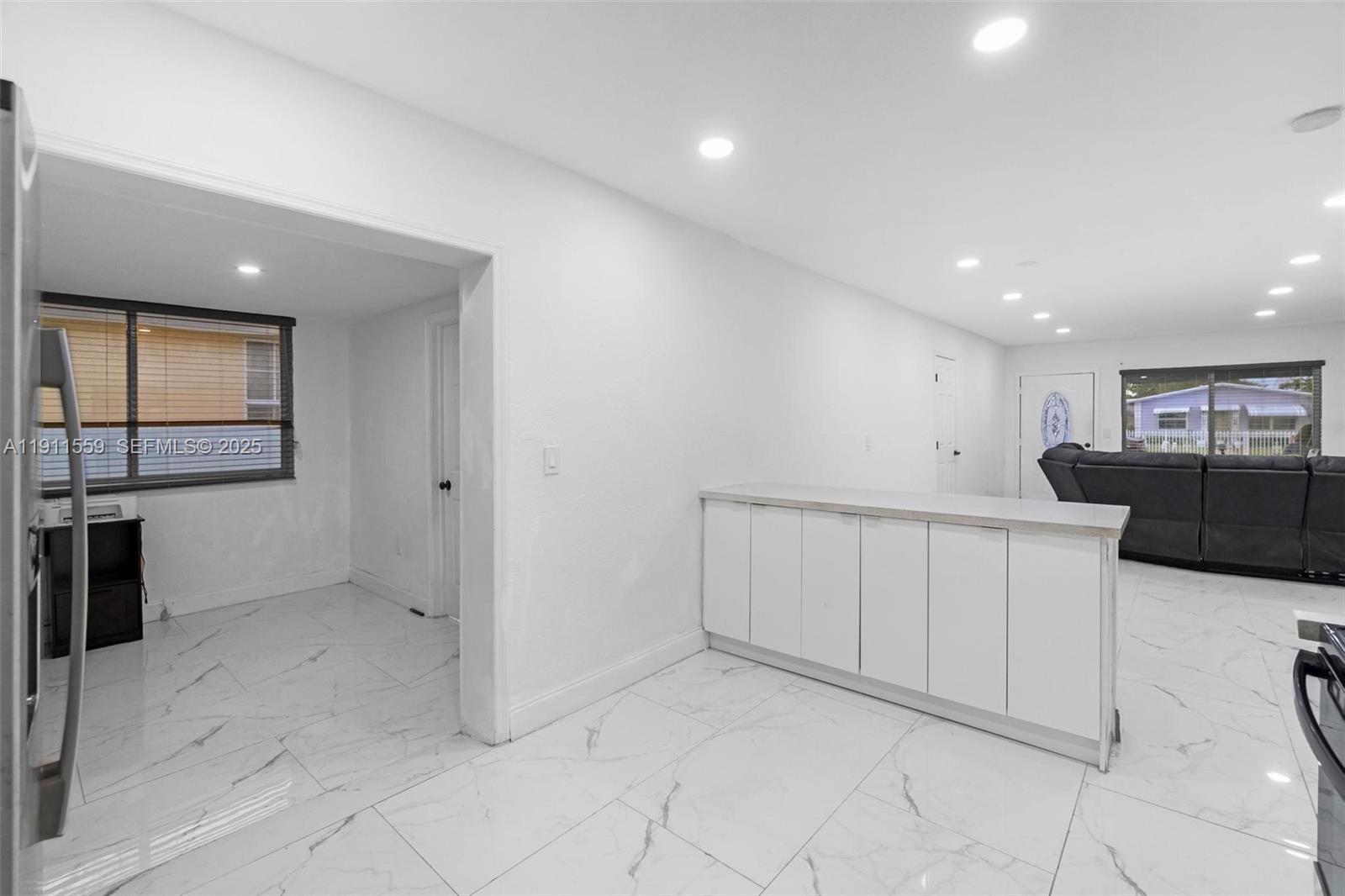 HYDE PARK FIRST SEC - Residential