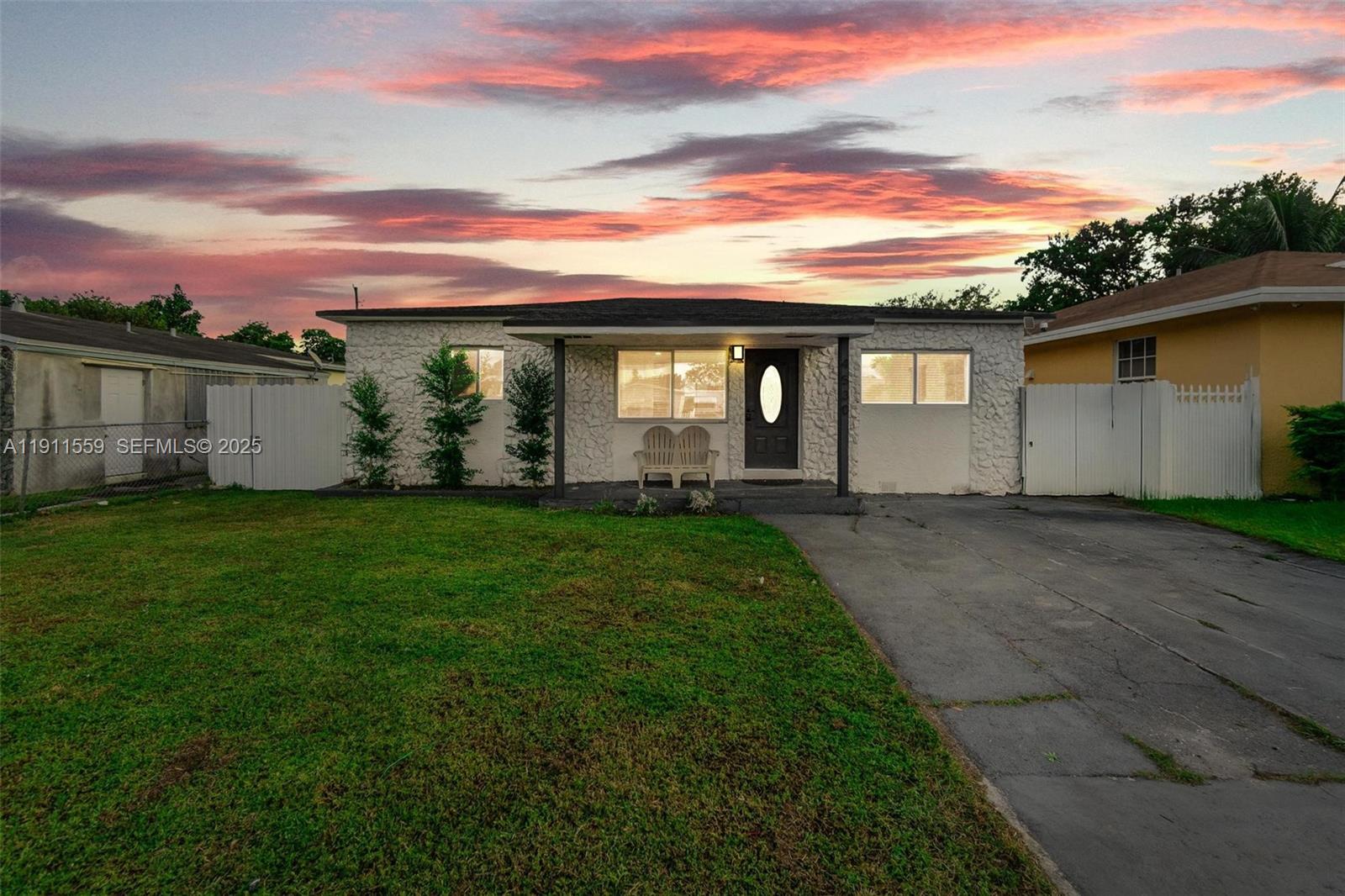 HYDE PARK FIRST SEC - Residential