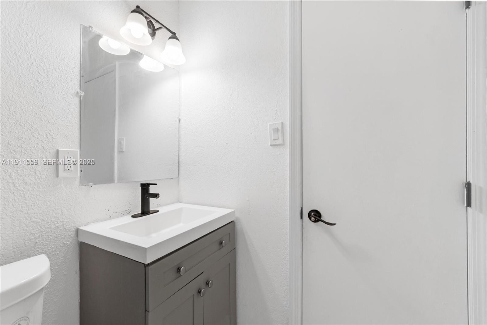 HYDE PARK FIRST SEC - Residential