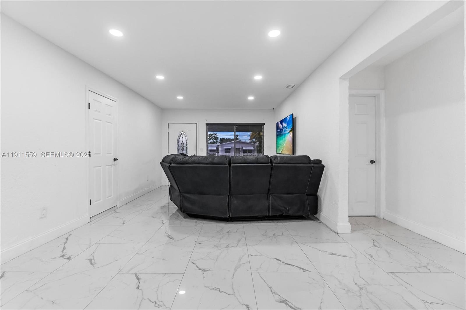 HYDE PARK FIRST SEC - Residential
