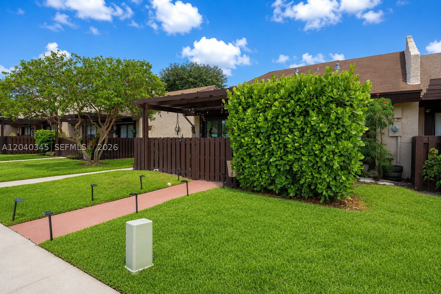 MAPLELEAF PATIO VILLAS AT - Residential