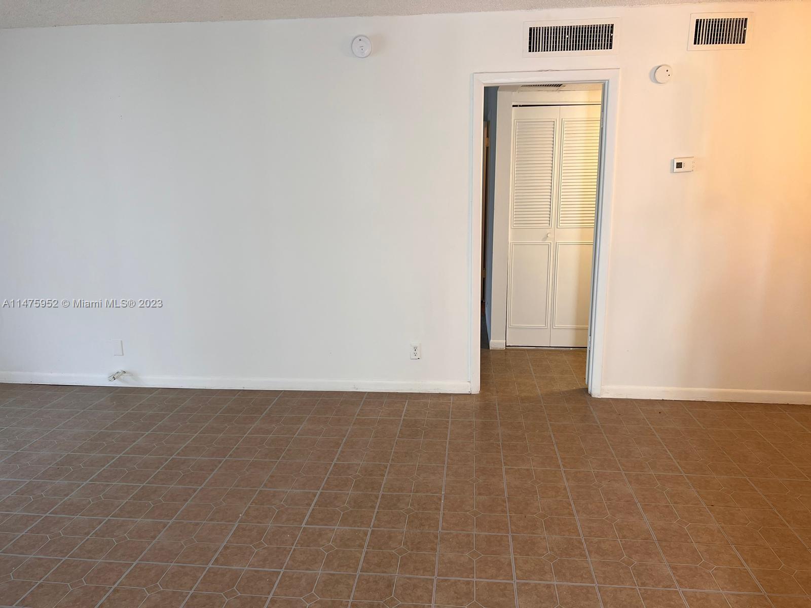 SUNRISE ON THE GREEN COND - Residential Lease