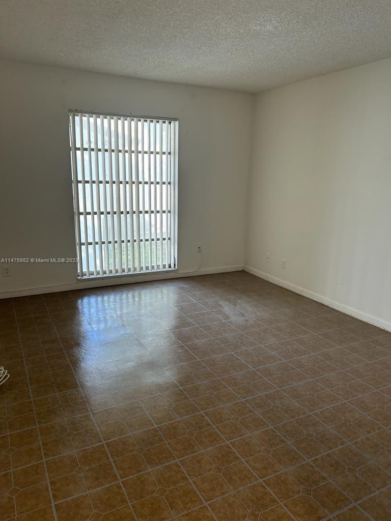SUNRISE ON THE GREEN COND - Residential Lease